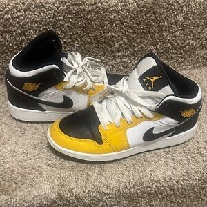 Nike Air Jordan Retro Black Yellow White Shoes